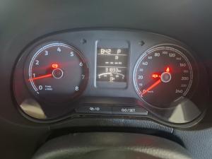 Volkswagen Polo Vivo 1.6 Life TIP - Image 11