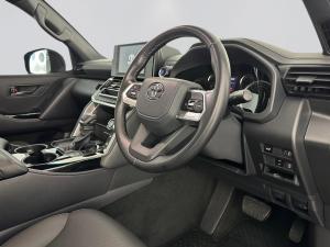 Toyota Landcruiser 300 V6 3.3D GX-R - Image 15