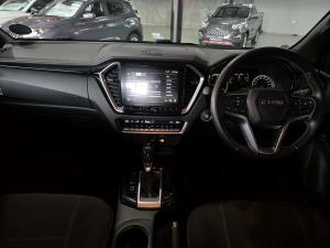 Isuzu D-MAX 3.0 Ddi V-CROSS HR automatic D/C - Image 16