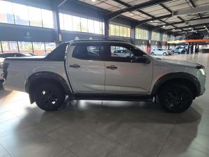 Isuzu D-MAX 3.0 Ddi V-CROSS HR automatic D/C - Image 5