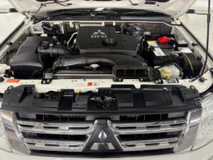 Mitsubishi Pajero 5-door 3.2DI-D GLS - Image 13
