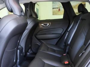 Volvo XC60 T8 Recharge AWD R-Design - Image 11