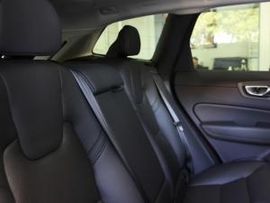 Volvo XC60 T8 Recharge AWD R-Design - Image 6