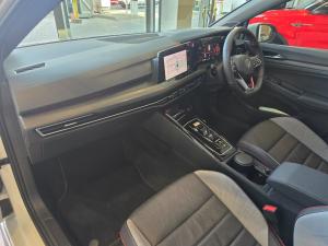 Volkswagen Golf GTI - Image 10