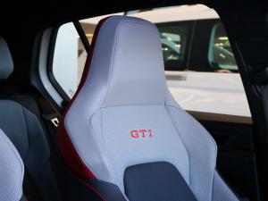 Volkswagen Golf GTI - Image 11