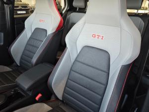 Volkswagen Golf GTI - Image 12