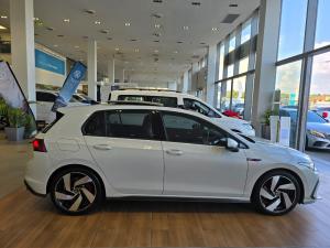 Volkswagen Golf GTI - Image 4