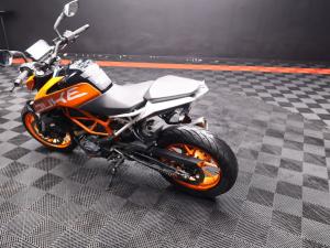Ktm 390 Duke - Image 8