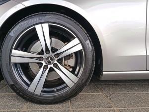 Mercedes-Benz C-Class C200 Avantgarde - Image 3