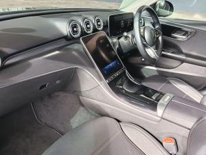 Mercedes-Benz C-Class C200 Avantgarde - Image 14