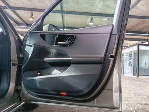 Mercedes-Benz C-Class C200 Avantgarde - Image 9