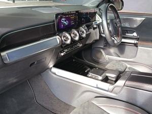 Mercedes-Benz GLB GLB220d 4Matic Progressive - Image 14