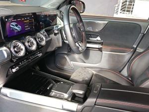 Mercedes-Benz GLB GLB220d 4Matic Progressive - Image 15
