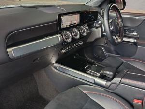 Mercedes-Benz GLB GLB220d 4Matic Progressive - Image 14