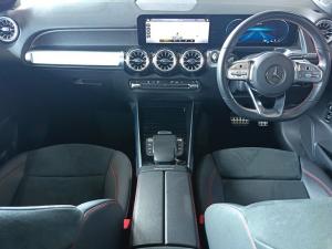 Mercedes-Benz GLB GLB220d 4Matic Progressive - Image 7