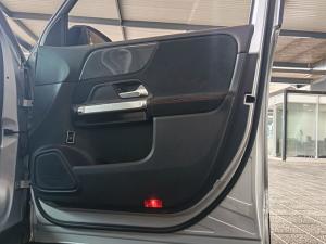 Mercedes-Benz GLB GLB220d 4Matic Progressive - Image 8