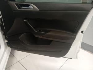 Volkswagen Polo hatch 1.0TSI Trendline - Image 27