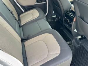 Land Rover Defender 110 D300 X-Dynamic HSE - Image 14