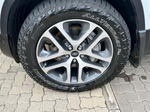 Land Rover Defender 110 D300 X-Dynamic HSE - Image 4