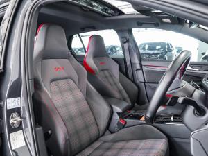 Volkswagen Golf GTI - Image 13