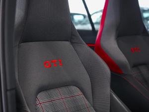 Volkswagen Golf GTI - Image 16