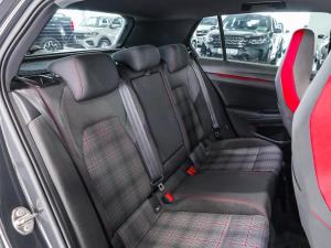 Volkswagen Golf GTI - Image 18