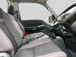 Kia K 2700 WorkhorseS/C - Image 15