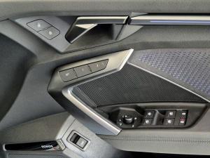 Audi RS3 sedan quattro Carbon Edition - Image 16