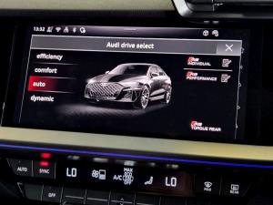 Audi RS3 sedan quattro Carbon Edition - Image 18