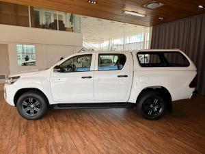 Toyota Hilux 2.4GD-6 double cab Raider manual - Image 10