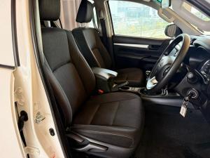 Toyota Hilux 2.4GD-6 double cab Raider manual - Image 14