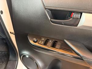 Toyota Hilux 2.4GD-6 double cab Raider manual - Image 24