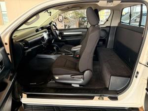 Toyota Hilux 2.4GD-6 Xtra cab Raider auto - Image 14