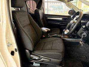 Toyota Hilux 2.4GD-6 Xtra cab Raider auto - Image 15