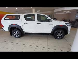 Toyota Hilux 2.4GD-6 double cab 4x4 Raider X manual - Image 3