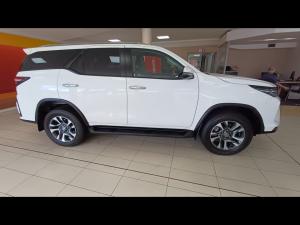 Toyota Fortuner 2.4GD-6 4x4 - Image 3