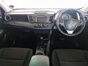 Toyota RAV4 2.0 GX auto - Image 6
