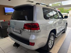 Toyota Land Cruiser 200 4.5D-4D V8 VX - Image 2