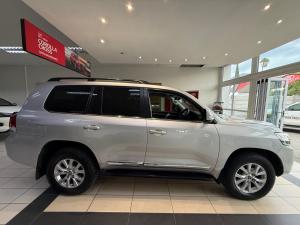 Toyota Land Cruiser 200 4.5D-4D V8 VX - Image 3