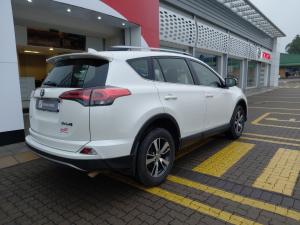 Toyota RAV4 2.0 GX auto - Image 2