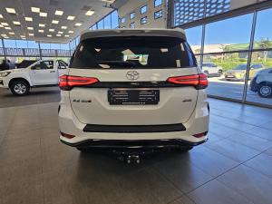 Toyota Fortuner 2.4GD-6 4x4 - Image 5