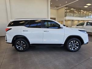 Toyota Fortuner 2.4GD-6 4x4 - Image 3
