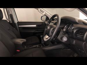 Toyota Hilux 2.4GD-6 double cab 4x4 Raider manual - Image 10