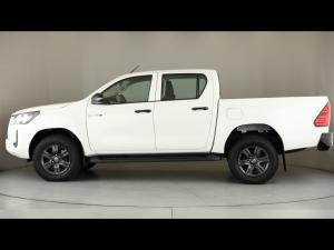 Toyota Hilux 2.4GD-6 double cab 4x4 Raider manual - Image 22