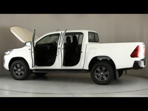 Toyota Hilux 2.4GD-6 double cab 4x4 Raider manual - Image 26