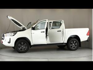 Toyota Hilux 2.4GD-6 double cab 4x4 Raider manual - Image 27