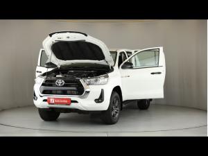 Toyota Hilux 2.4GD-6 double cab 4x4 Raider manual - Image 28