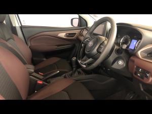 Toyota Starlet Cross 1.5 XS manual - Image 10