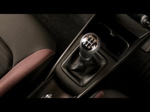 Toyota Starlet Cross 1.5 XS manual - Image 15