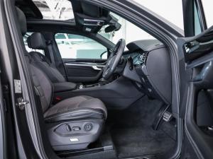Volkswagen Touareg V6 TDI R-Line - Image 13